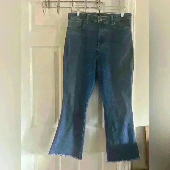 Lee Denim - Women’s size 14m, stretchy flare leg, frayed hem, Lee heritage blue denim jeans